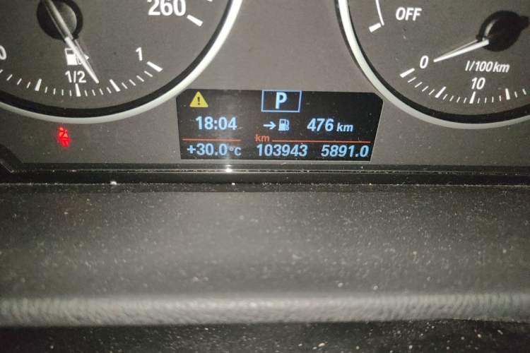 Used BMW X1 2018 sDrive18Li Fashion Model Odometer Close Up