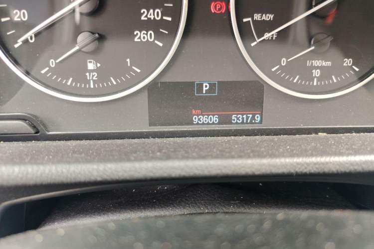 Used BMW X1 2018 sDrive18Li Luxury Model Odometer Close Up