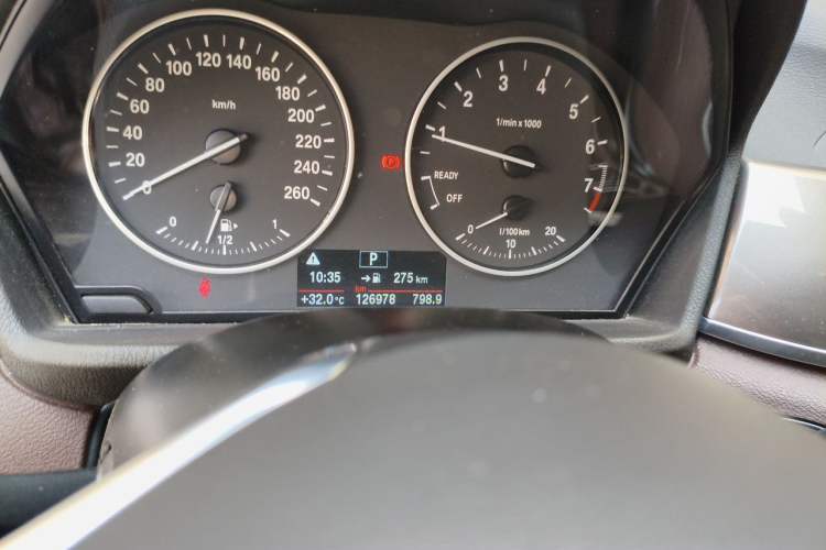 Used BMW X1 2018 xDrive20Li Luxury Edition Odometer Close Up
