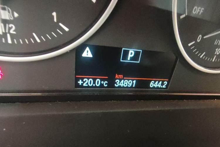 Used BMW X1 2018 sDrive18Li Luxury Model Odometer Close Up