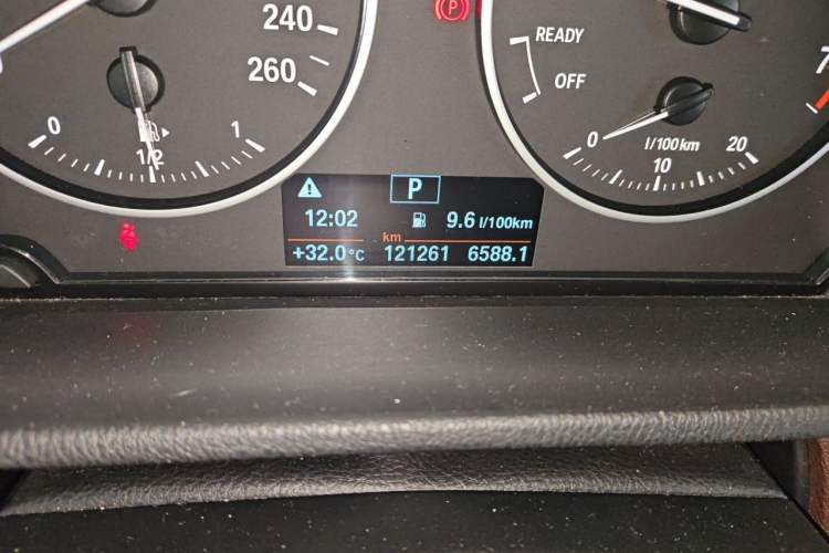 Used BMW X1 2018 xDrive20Li Luxury Edition Odometer Close Up
