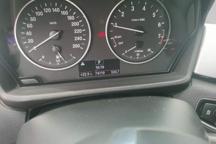 Used BMW X1 2018 sDrive20Li Leading Model Odometer Close Up