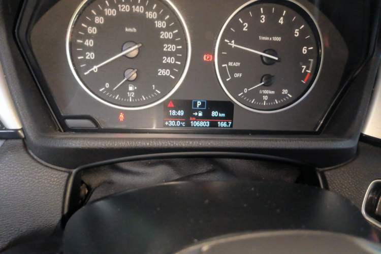 Used BMW X1 2018 sDrive18Li Fashion Model Odometer Close Up