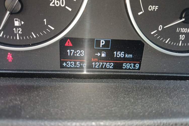 Used BMW X1 2018 sDrive18Li Fashion Model Odometer Close Up