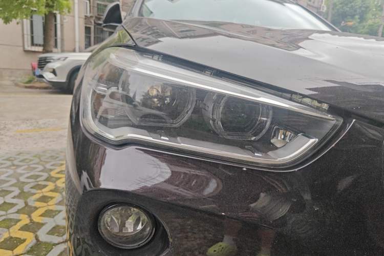 Used BMW X1 2018 sDrive18Li Luxury Model Right Front Headlight