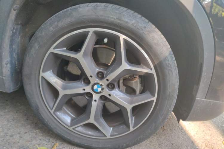 Used BMW X1 2018 xDrive20Li Luxury Edition Right Front Wheel Hub