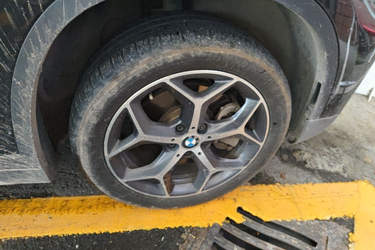 Used BMW X1 2018 xDrive20Li Luxury Edition Right Front Wheel Hub