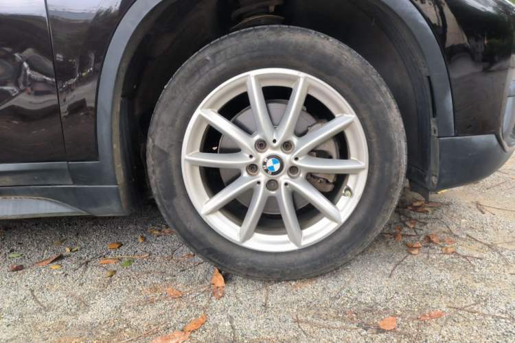 Used BMW X1 2018 sDrive18Li Fashion Model Right Front Wheel Hub