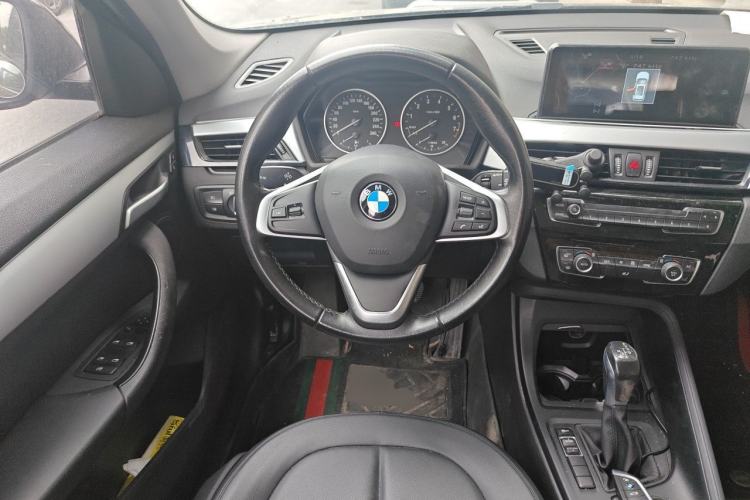 Used BMW X1 2018 sDrive18Li Fashion Model Steering Wheel