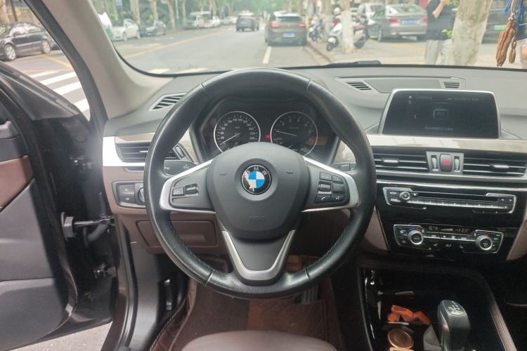 Used BMW X1 2018 xDrive20Li Luxury Edition Steering Wheel