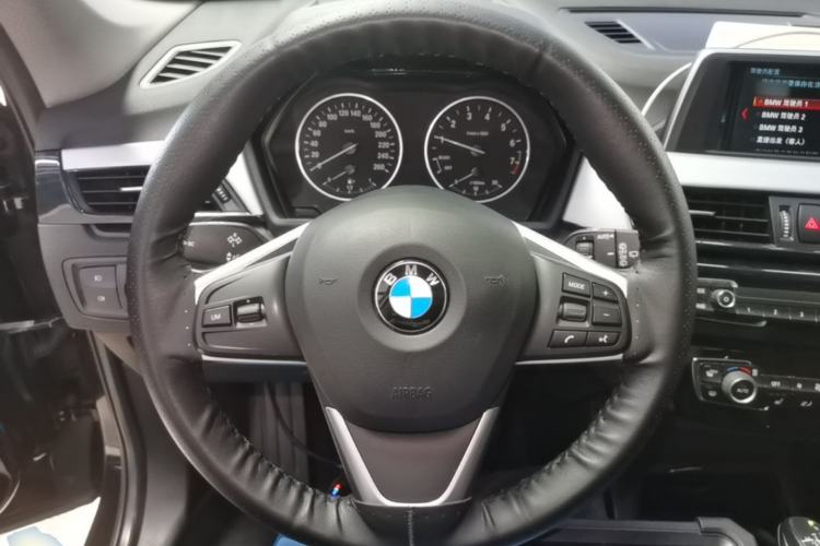 Used BMW X1 2018 sDrive18Li Fashion Model Steering Wheel