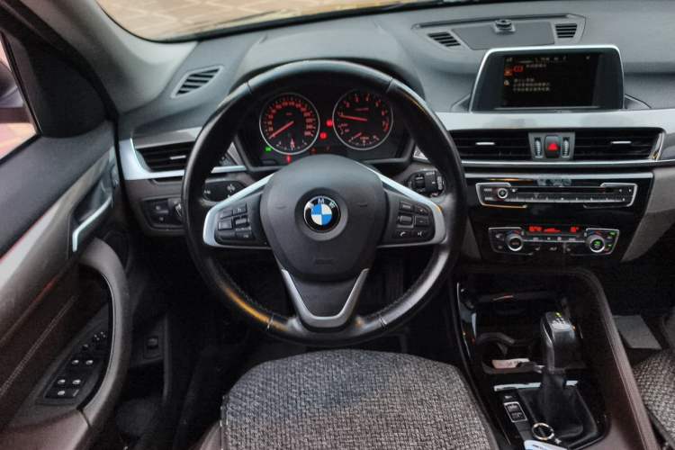 Used BMW X1 2018 xDrive20Li Luxury Edition Steering Wheel