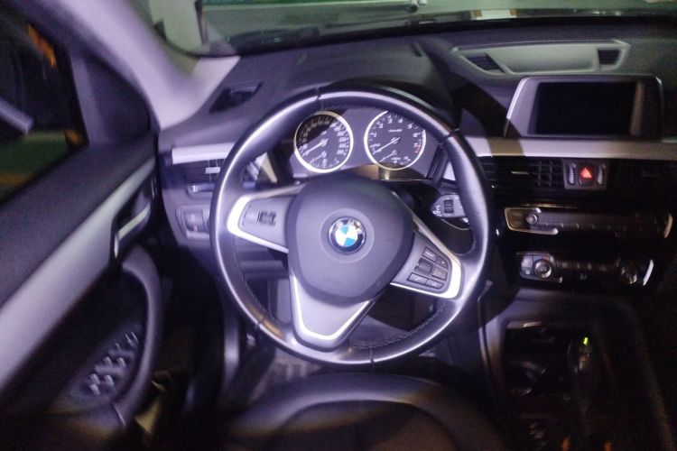 Used BMW X1 2018 sDrive18Li Fashion Model Steering Wheel