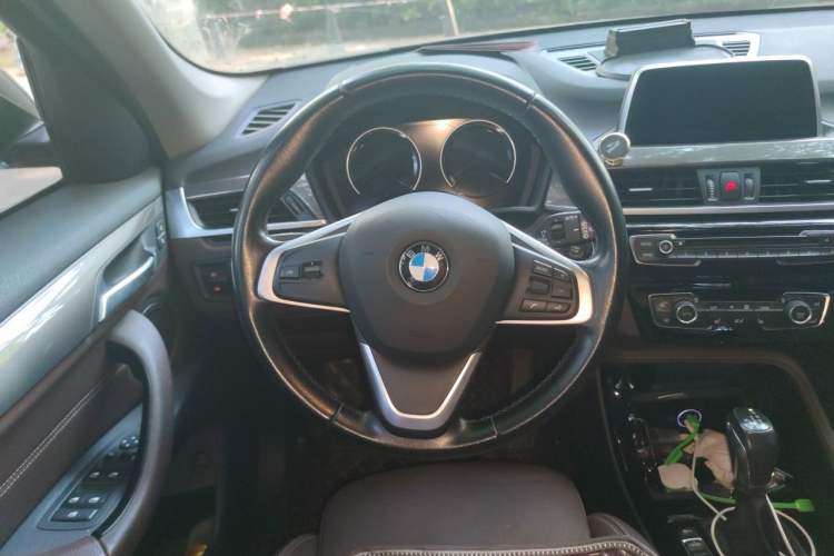 Used BMW X1 2018 xDrive20Li Luxury Edition Steering Wheel