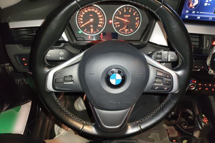 Used BMW X1 2018 sDrive20Li Leading Model Steering Wheel