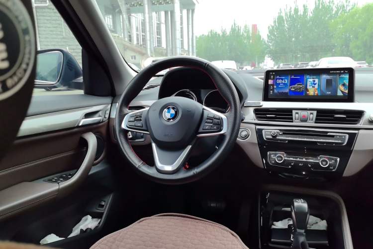 Used BMW X1 2018 xDrive20Li Luxury Edition Steering Wheel