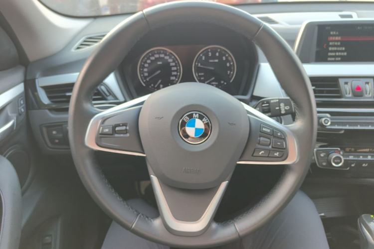 Used BMW X1 2018 sDrive20Li Leading Model Steering Wheel