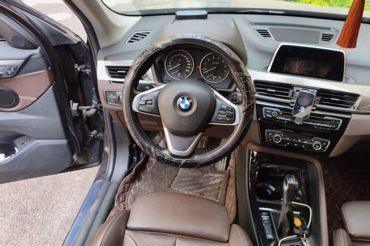 Used BMW X1 2018 xDrive20Li Luxury Edition Steering Wheel