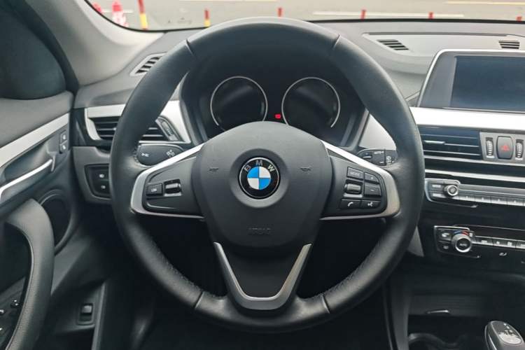 Used BMW X1 2018 sDrive20Li Leading Model Steering Wheel