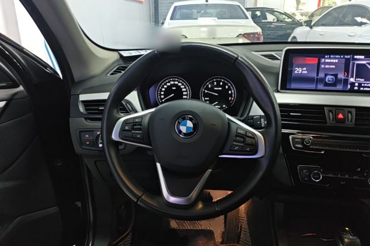 Used BMW X1 2018 sDrive20Li Leading Model Steering Wheel