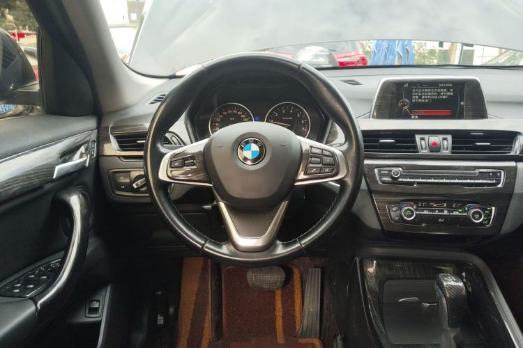 Used BMW X1 2018 sDrive20Li Leading Model Steering Wheel