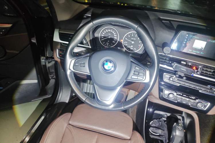 Used BMW X1 2018 xDrive20Li Luxury Edition Steering Wheel