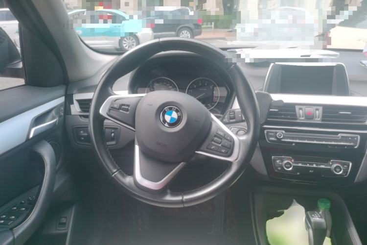 Used BMW X1 2018 sDrive20Li Leading Model Steering Wheel