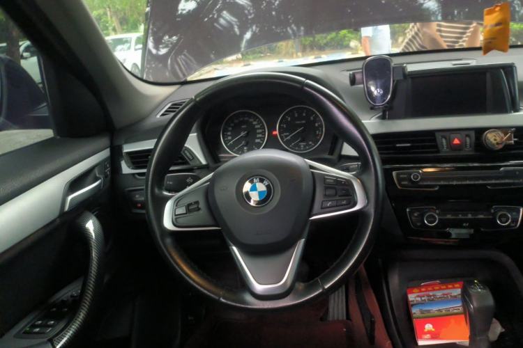 Used BMW X1 2018 sDrive18Li Fashion Model Steering Wheel