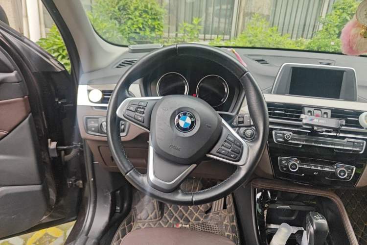 Used BMW X1 2018 sDrive18Li Luxury Model Steering Wheel