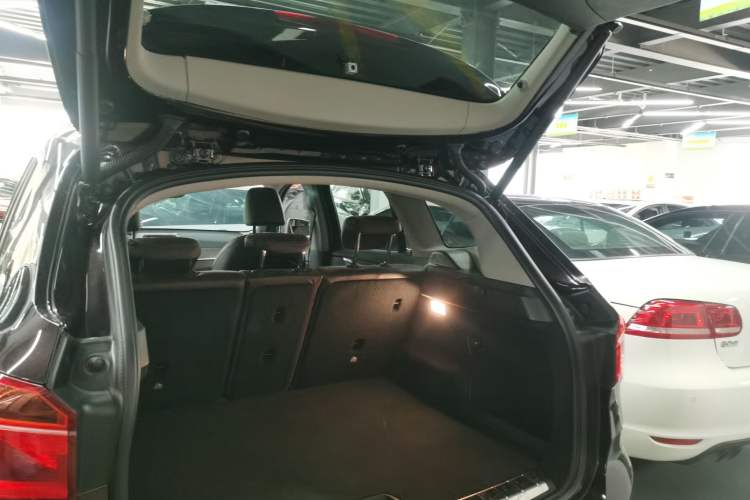 Used BMW X1 2018 sDrive18Li Luxury Model Trunk