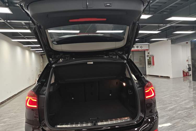 Used BMW X1 2018 sDrive18Li Luxury Model Trunk