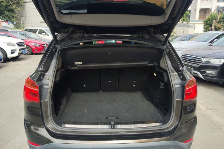 Used BMW X1 2018 sDrive20Li Leading Model Trunk
