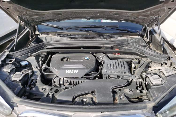 Used BMW X1 2018 sDrive18Li Fashion Model Engine Bay