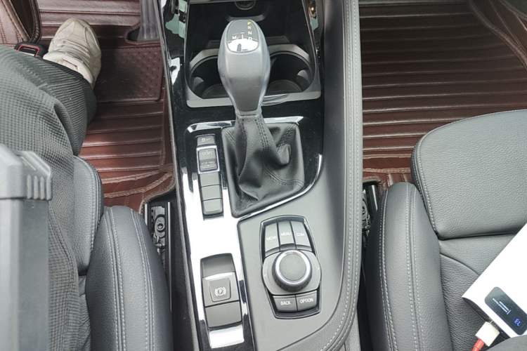 Used BMW X1 2018 sDrive18Li Luxury Model Gear Lever