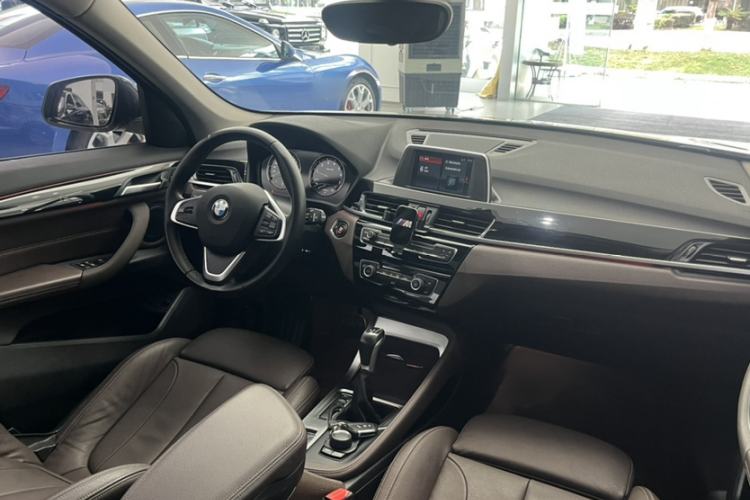 Used BMW X1 2018 sDrive18Li Luxury Model Interior 7