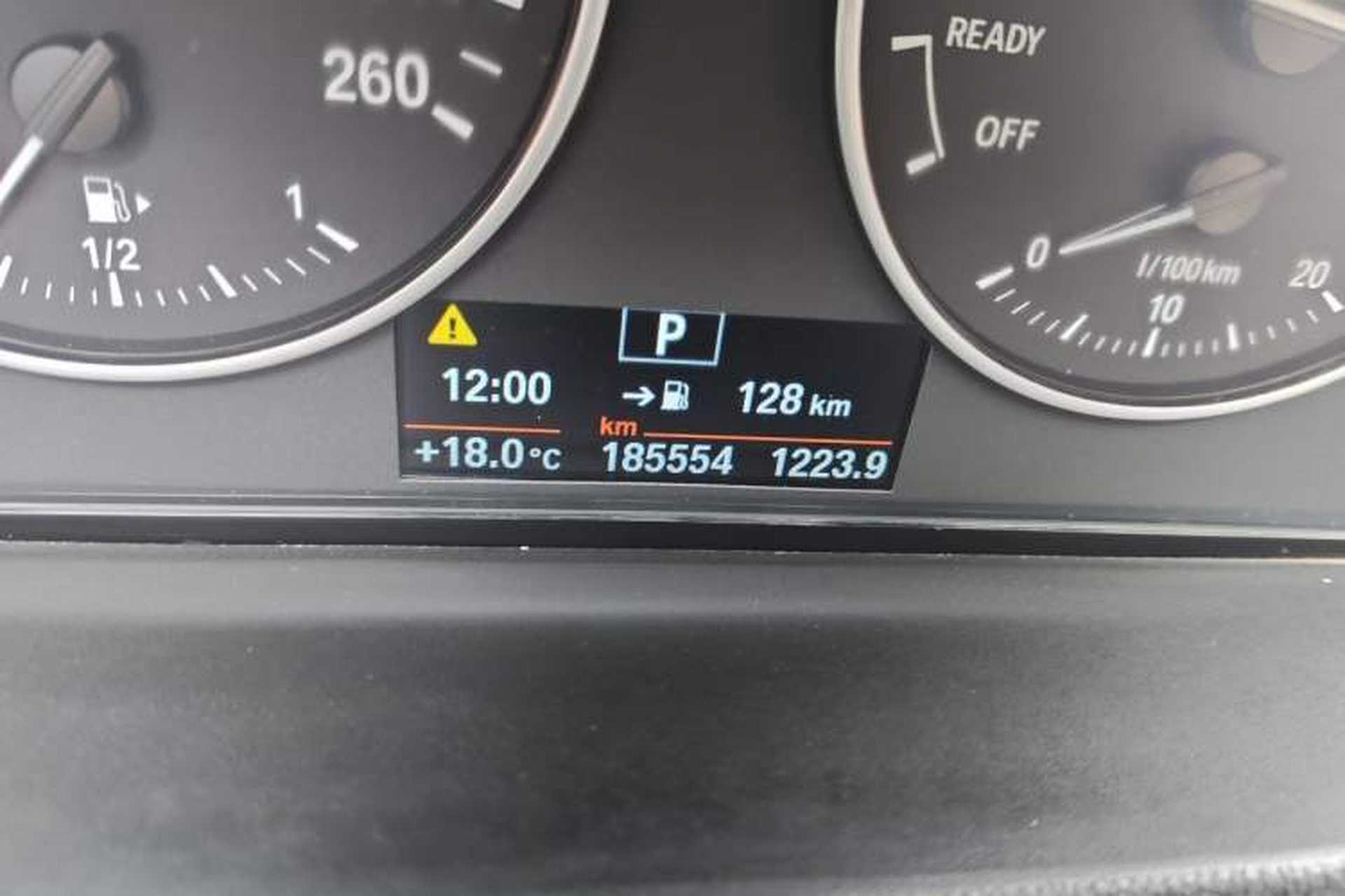 Used BMW X1 2018 sDrive20Li Leading Model Odometer Close Up
