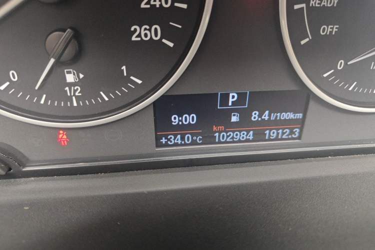 Used BMW X1 2018 sDrive18Li Fashion Model Odometer Close Up