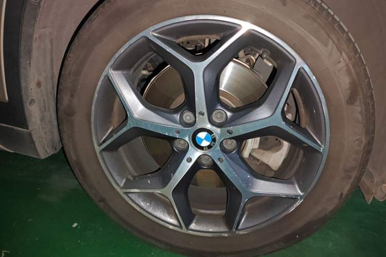 Used BMW X1 2018 xDrive20Li Luxury Model Right Front Wheel Hub