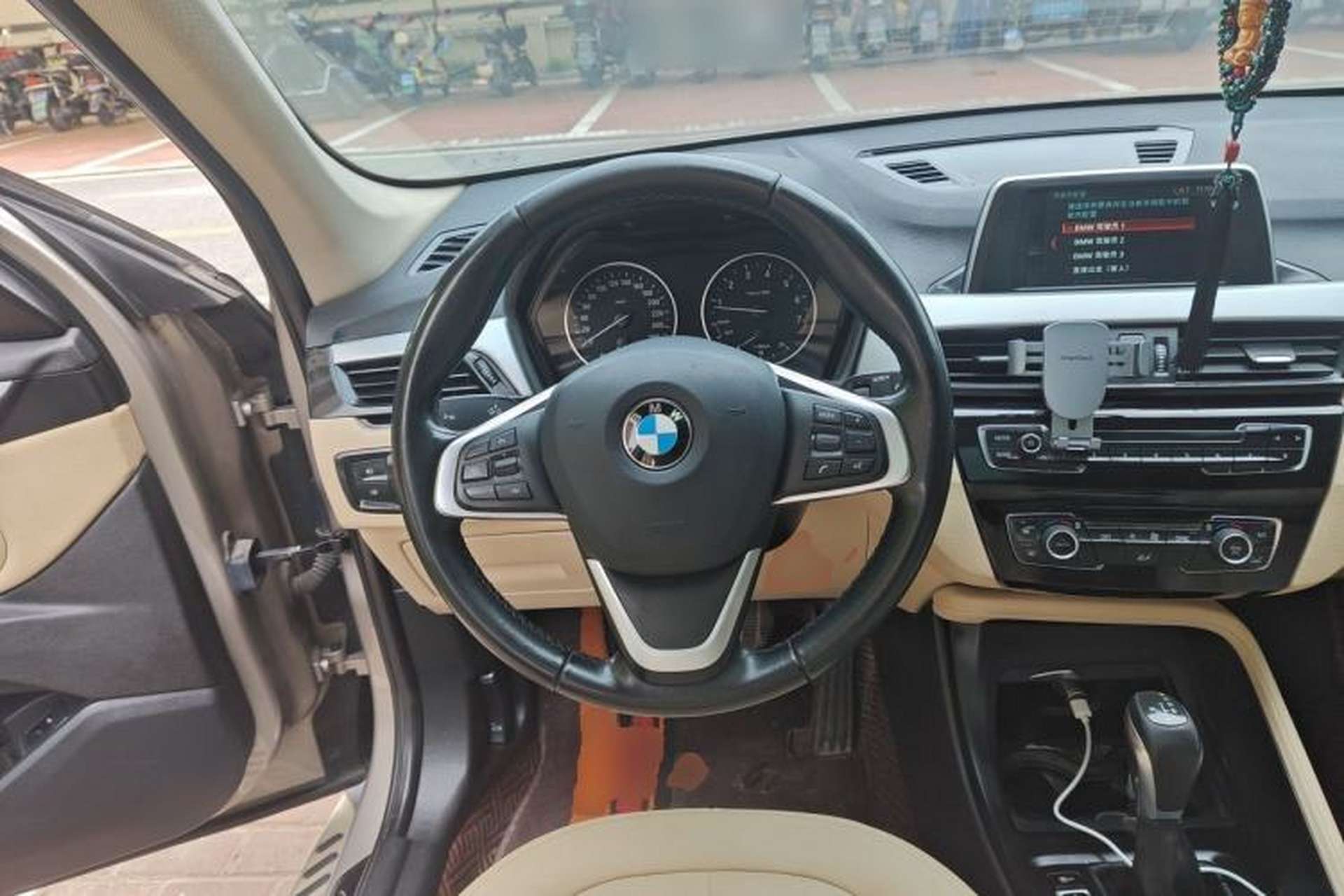 Used BMW X1 2018 sDrive20Li Leading Model Steering Wheel