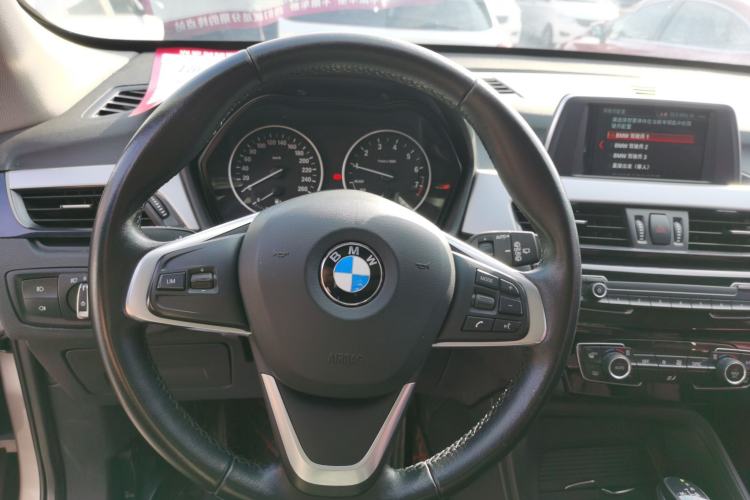 Used BMW X1 2018 sDrive18Li Fashion Model Steering Wheel