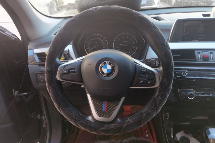 Used BMW X1 2018 sDrive20Li Leading Model Steering Wheel