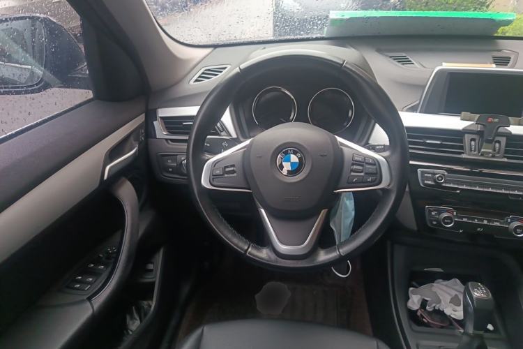 Used BMW X1 2018 sDrive20Li Leading Model Steering Wheel