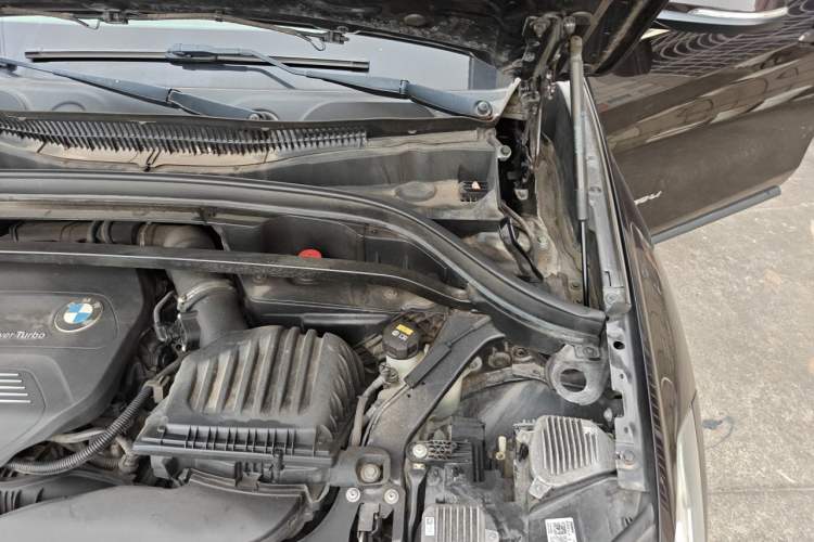 Used BMW X1 2018 xDrive20Li Luxury Edition Engine Bay Left