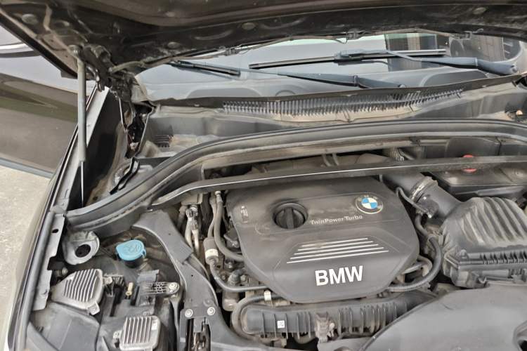 Used BMW X1 2018 xDrive20Li Luxury Edition Engine Bay Right