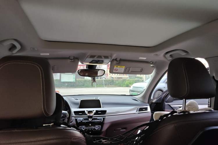 Used BMW X1 2018 xDrive20Li Luxury Edition Headliner