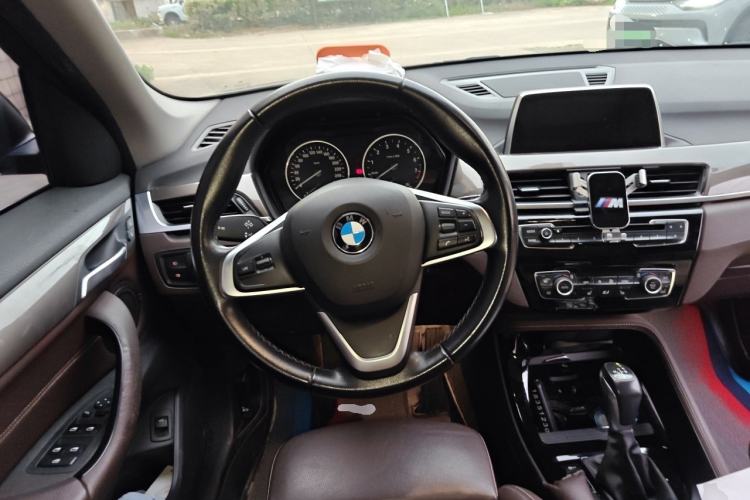 Used BMW X1 2018 xDrive20Li Luxury Edition Steering Wheel
