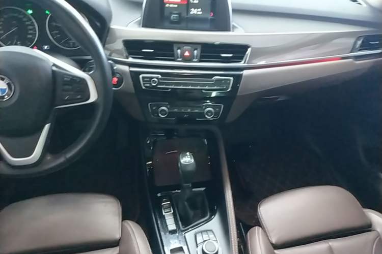Used BMW X1 2018 sDrive18Li Luxury Model Audio And AC Panel