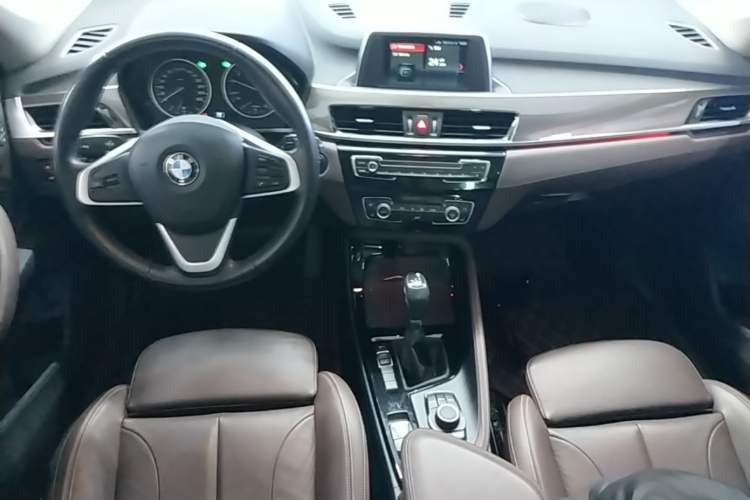 Used BMW X1 2018 sDrive18Li Luxury Model Center Console