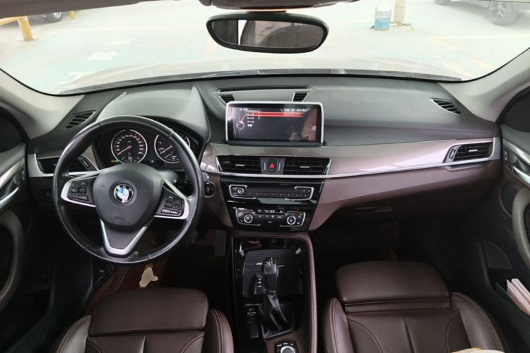 Used BMW X1 2018 sDrive18Li Luxury Model Center Console