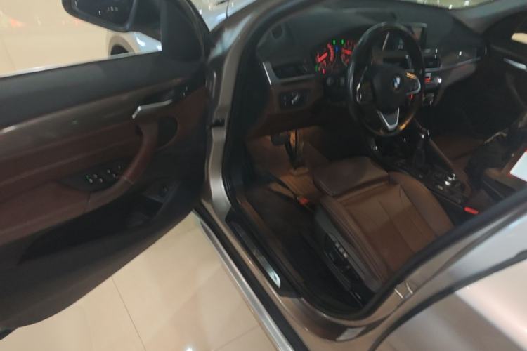 Used BMW X1 2018 xDrive20Li Luxury Edition Driver Seat